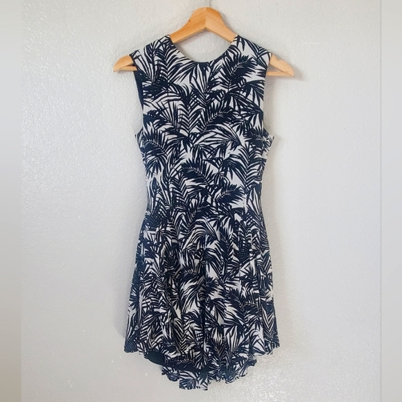 💚5/$25 H&M Black and White Sleeveless Halter Fit and Flare Mini Dress - Picture 1 of 6